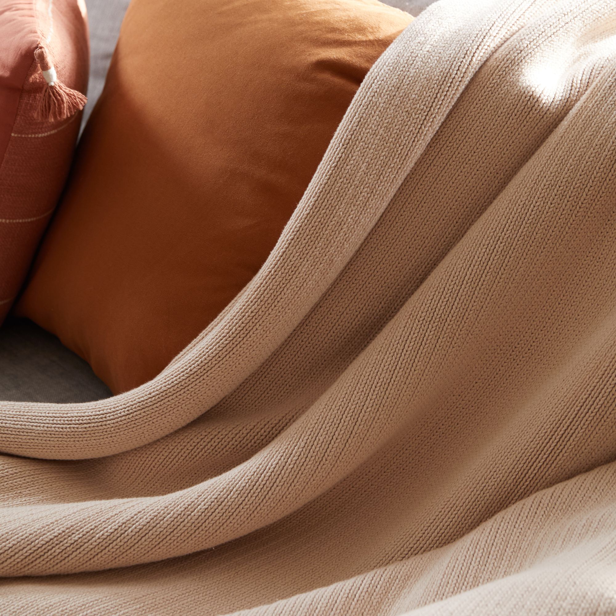 Eight benefits of a weighted blanket and why it's an essential bedroom item  - Lane Report